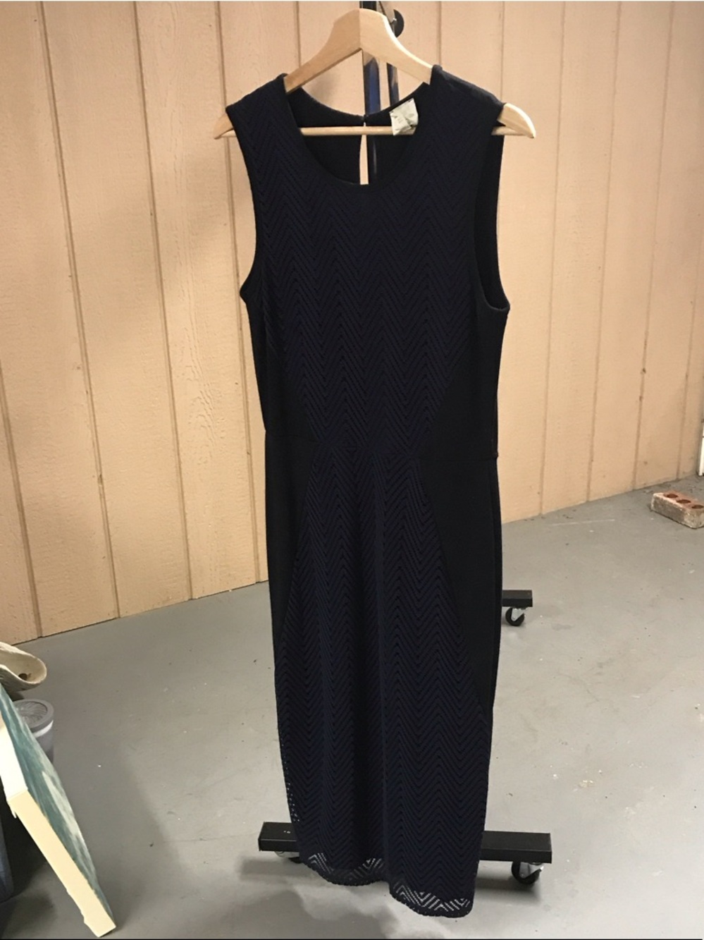 Sleeveless Navy Chevron Midi Dress — Elegant Day-to-Evening Style